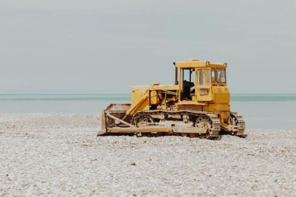 GNSS定位技術(shù)在壓路機、挖掘機等工程機械中的智能應(yīng)用